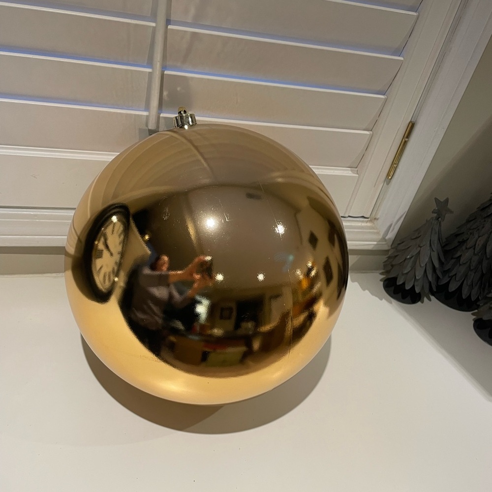 Gold Reflective Ornament